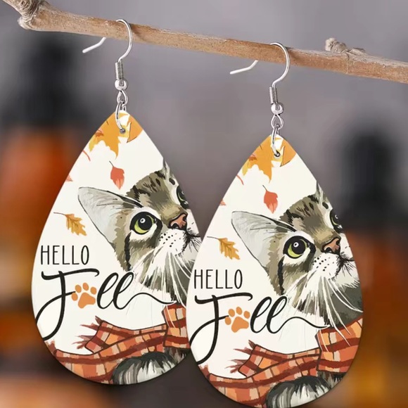 Cat Fall Earrings - Picture 2 of 4